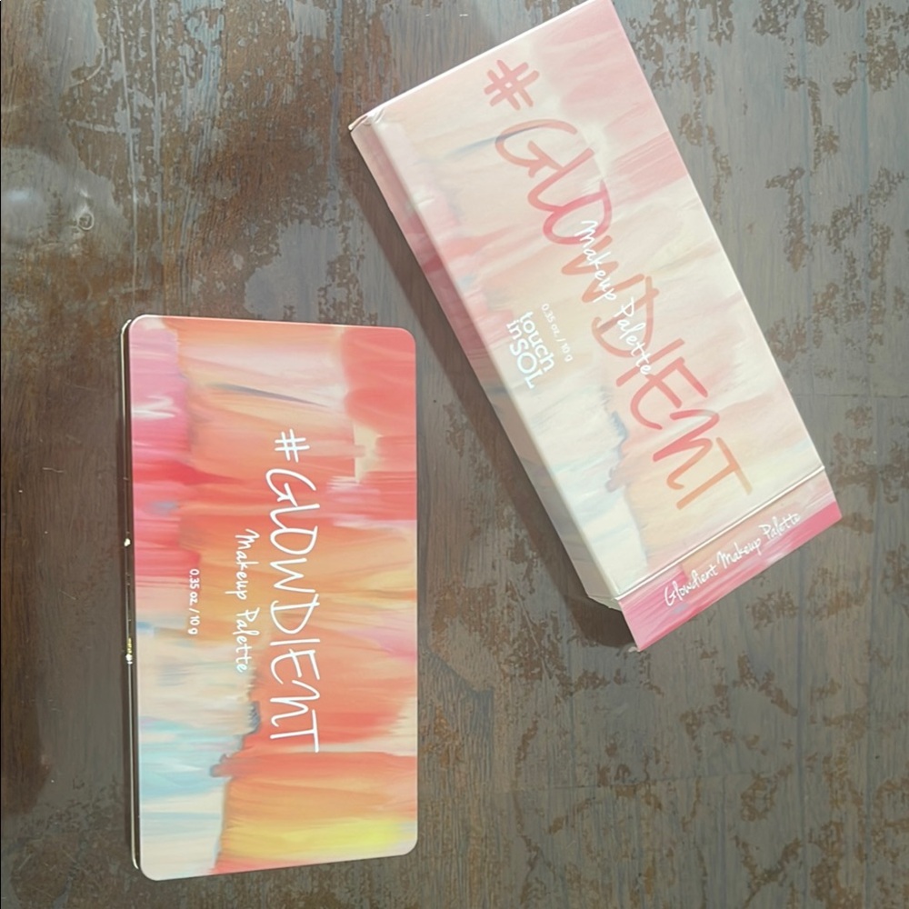 touch in SOL Radiant Highlighter Palette